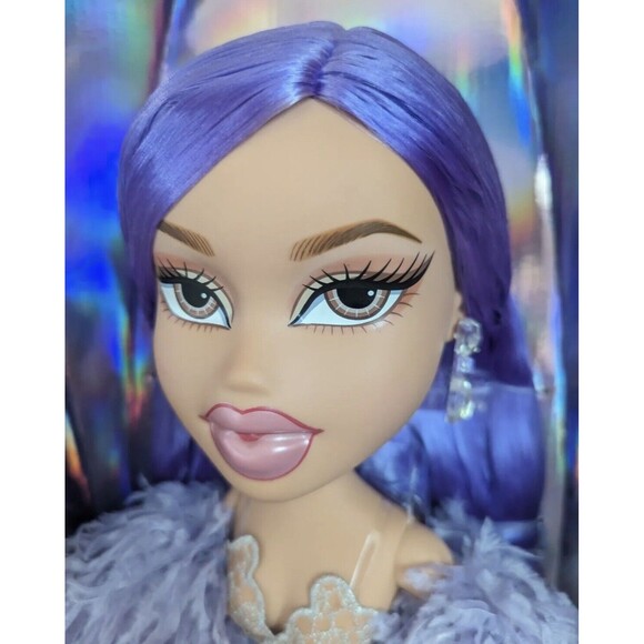 Bratz x Kylie Jenner 24-Inch Fashion Doll with Gown, 2 Feet Tall, - Picture 2 of 7